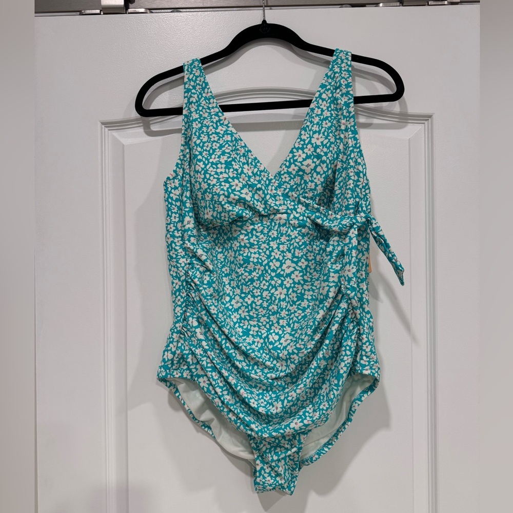 Kona Sol One Piece Green Floral Bathing Suit NWT Size 18W